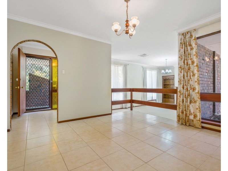 30 Henrietta Avenue, Mount Nasura WA 6112