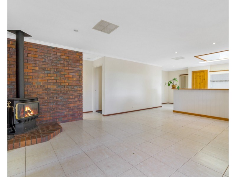 30 Henrietta Avenue, Mount Nasura WA 6112