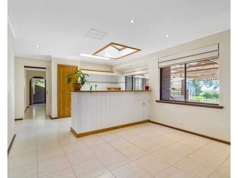 30 Henrietta Avenue, Mount Nasura WA 6112