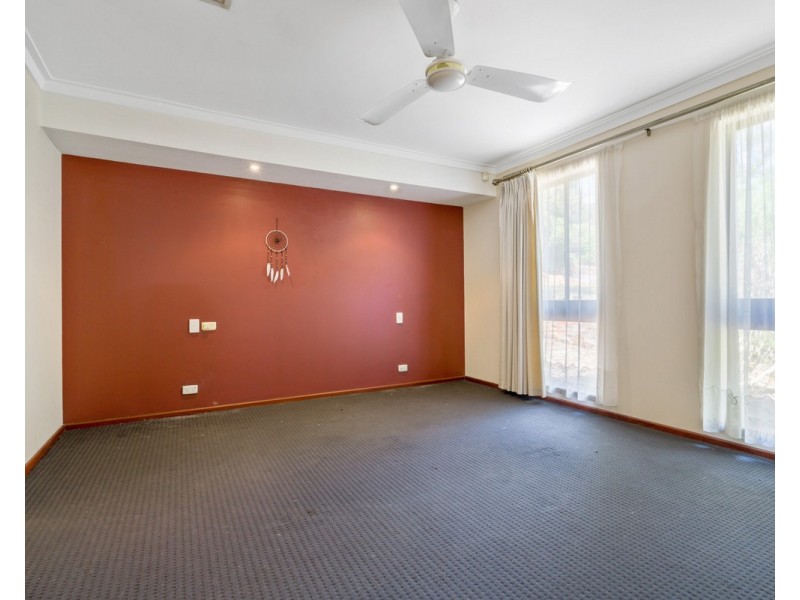 30 Henrietta Avenue, Mount Nasura WA 6112