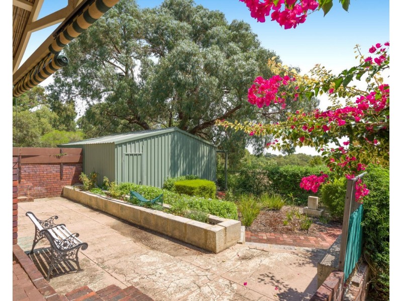 30 Henrietta Avenue, Mount Nasura WA 6112