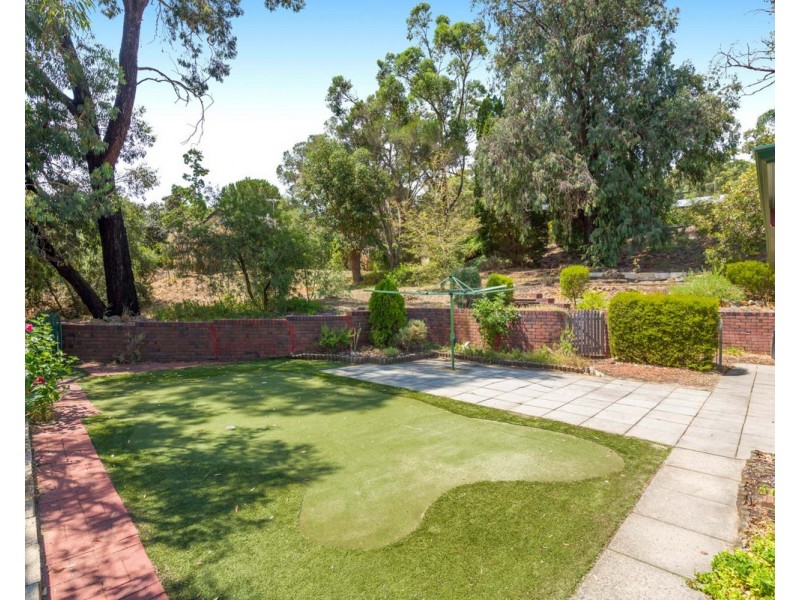 30 Henrietta Avenue, Mount Nasura WA 6112