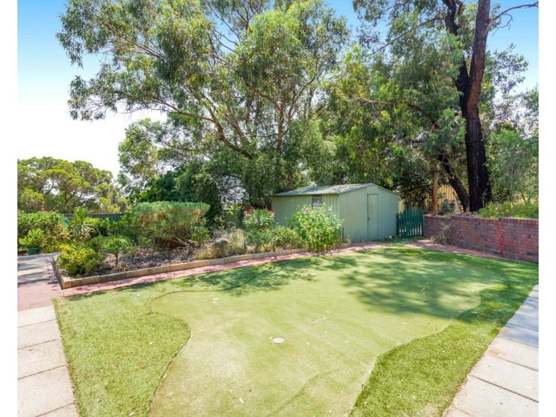 30 Henrietta Avenue, Mount Nasura WA 6112