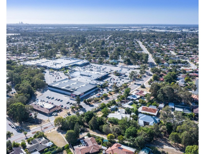 13 Strelitzia Avenue, Forrestfield WA 6058