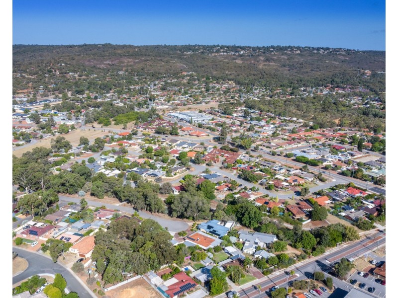 13 Strelitzia Avenue, Forrestfield WA 6058