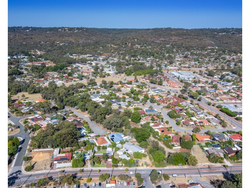 13 Strelitzia Avenue, Forrestfield WA 6058