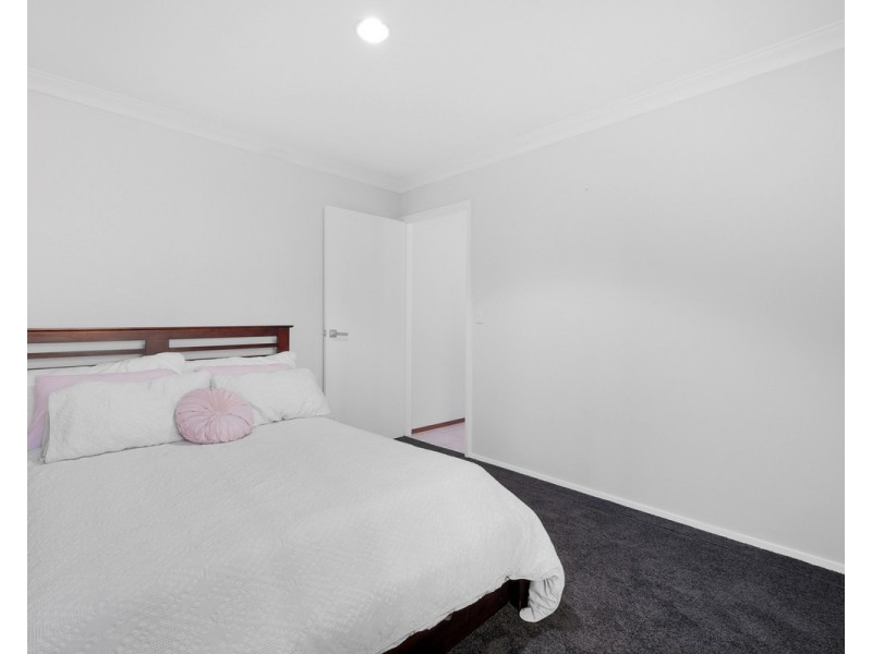 4 Otway Place, Bedfordale WA 6112