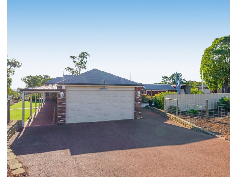 1 Blissett Drive, Bedfordale WA 6112