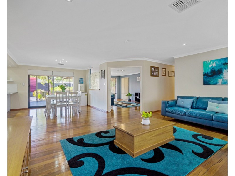 1 Blissett Drive, Bedfordale WA 6112