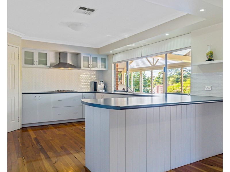 1 Blissett Drive, Bedfordale WA 6112