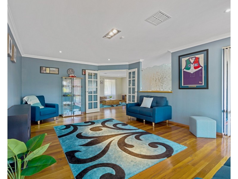 1 Blissett Drive, Bedfordale WA 6112