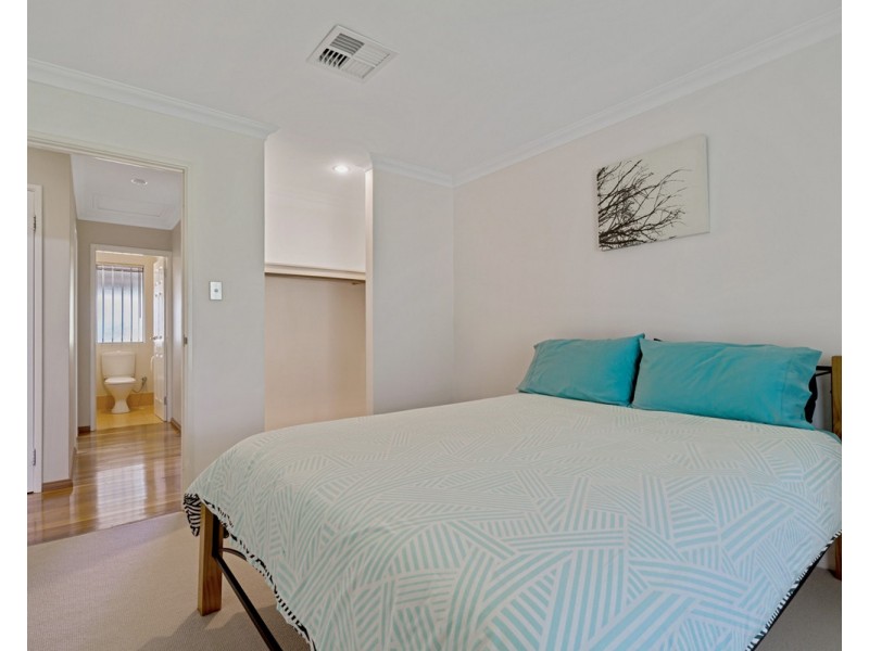 1 Blissett Drive, Bedfordale WA 6112