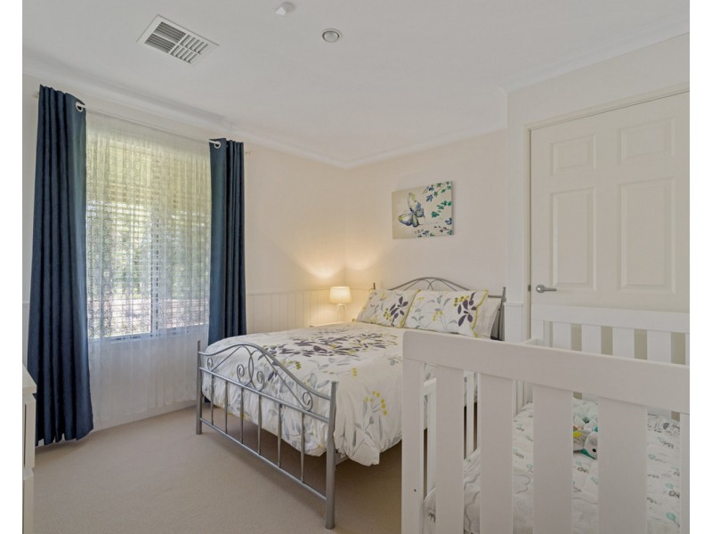 1 Blissett Drive, Bedfordale WA 6112