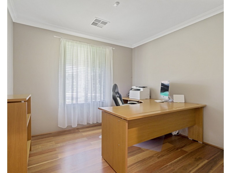 1 Blissett Drive, Bedfordale WA 6112