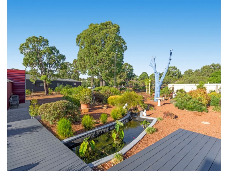 1 Blissett Drive, Bedfordale WA 6112