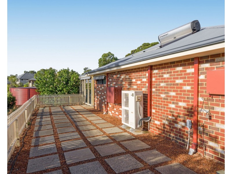 1 Blissett Drive, Bedfordale WA 6112