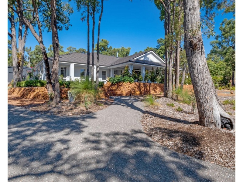 26 Dumas Drive, Bedfordale WA 6112