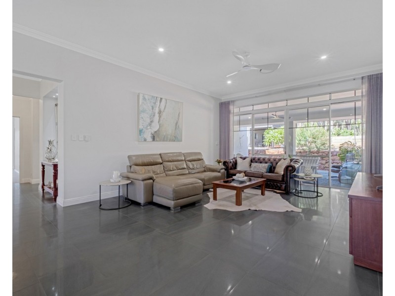 26 Dumas Drive, Bedfordale WA 6112