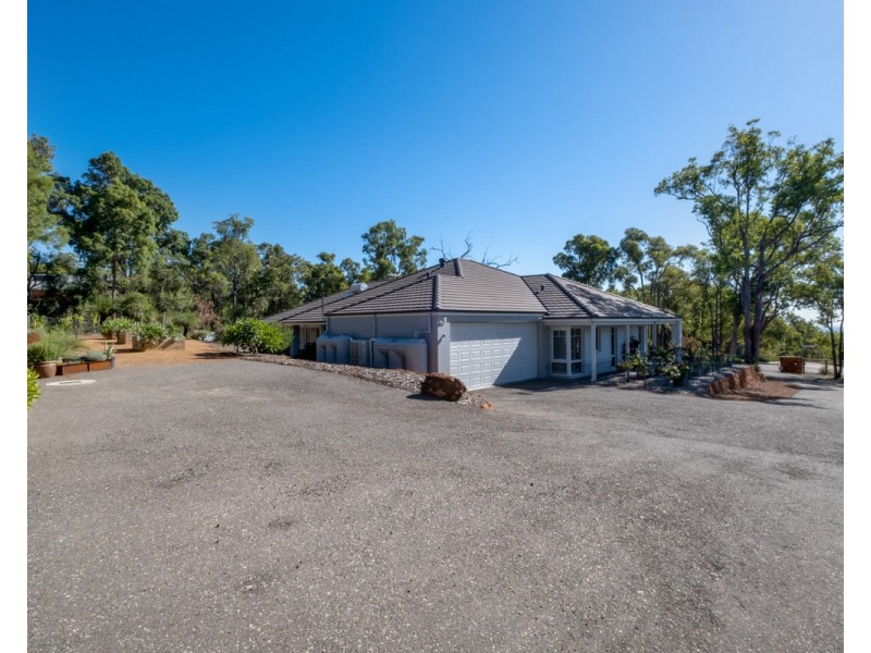 26 Dumas Drive, Bedfordale WA 6112