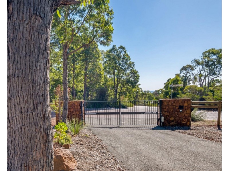 26 Dumas Drive, Bedfordale WA 6112