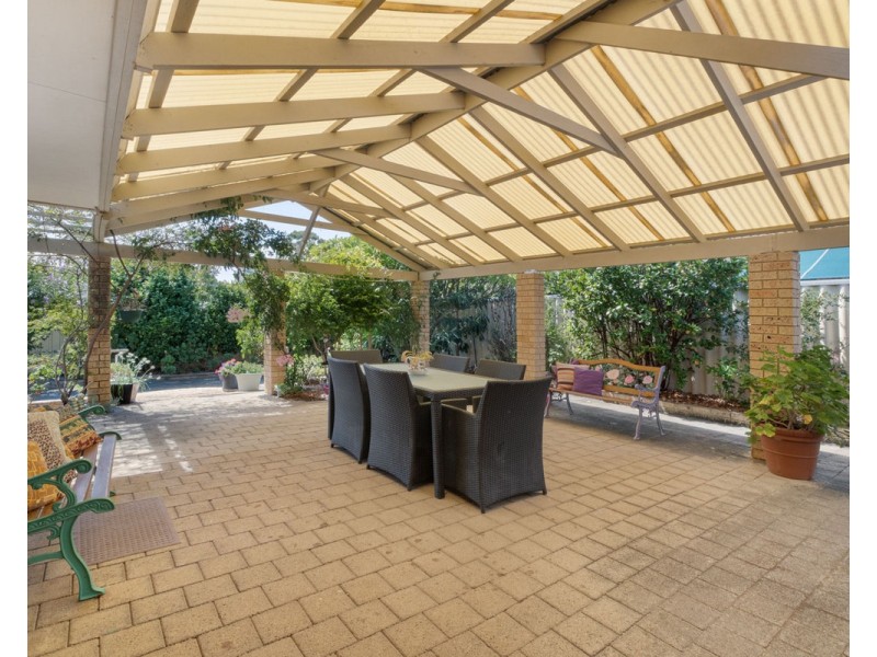 390 Westfield Road, Seville Grove WA 6112