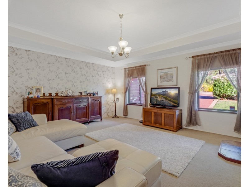 16 Albens Vale, Roleystone WA 6111