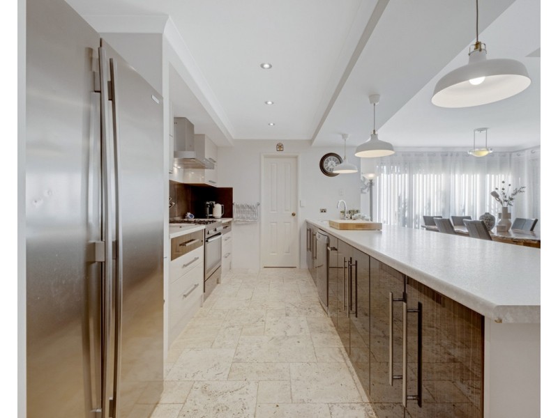 16 Albens Vale, Roleystone WA 6111