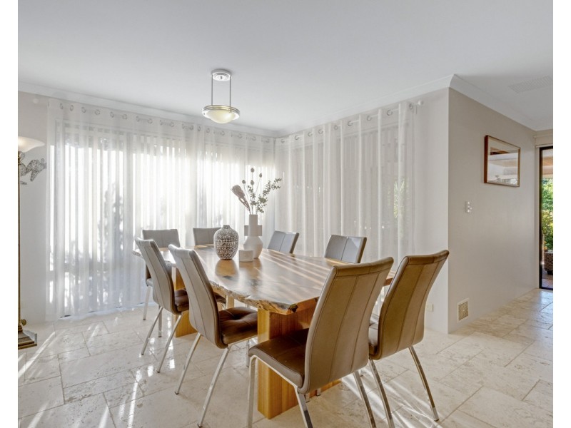 16 Albens Vale, Roleystone WA 6111