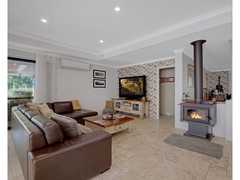 16 Albens Vale, Roleystone WA 6111