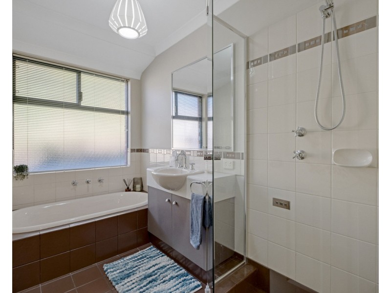 16 Albens Vale, Roleystone WA 6111