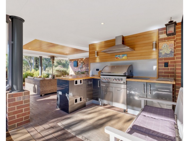 16 Albens Vale, Roleystone WA 6111