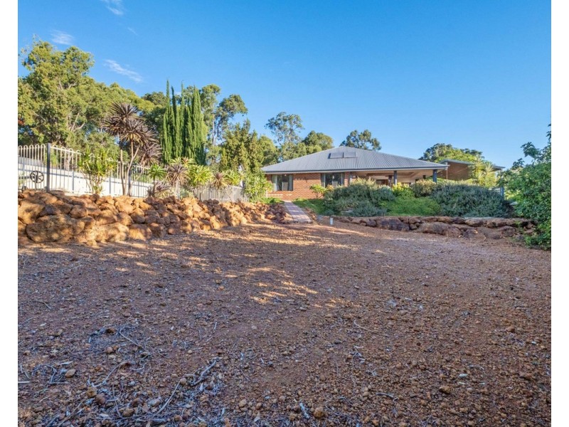 16 Albens Vale, Roleystone WA 6111