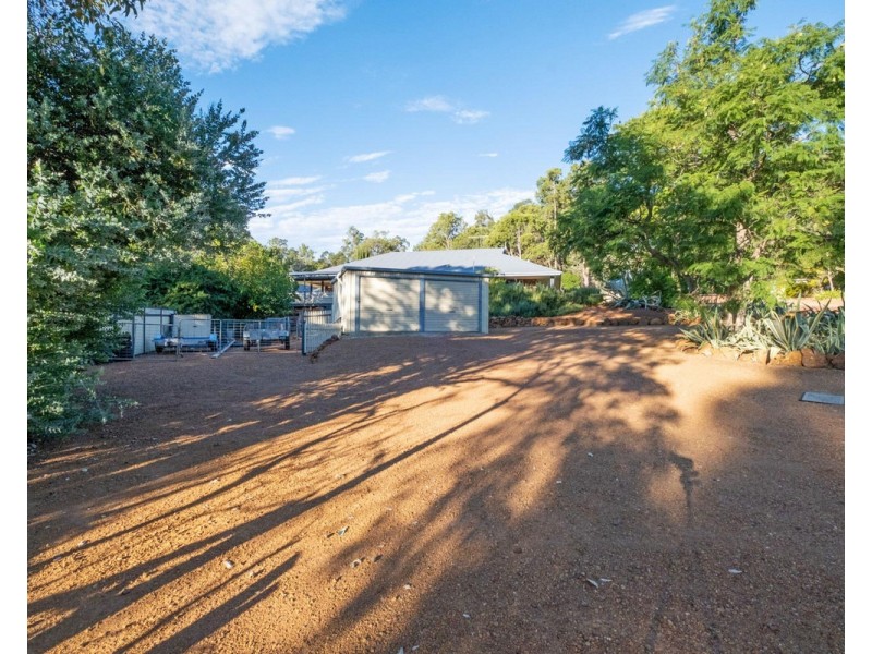16 Albens Vale, Roleystone WA 6111