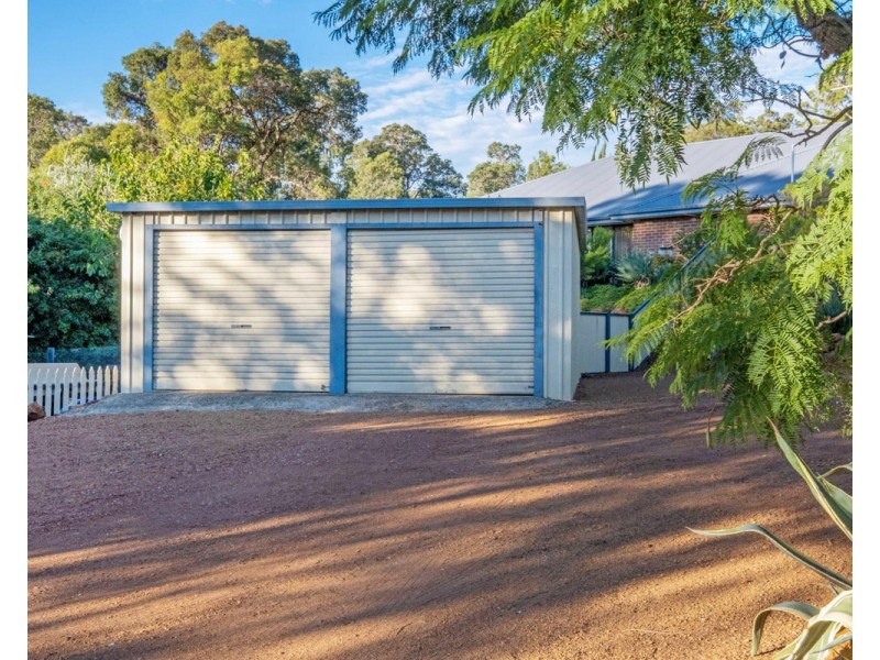 16 Albens Vale, Roleystone WA 6111