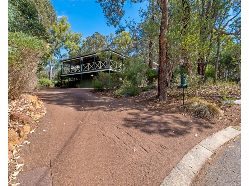 13 Trevor Court, Roleystone WA 6111