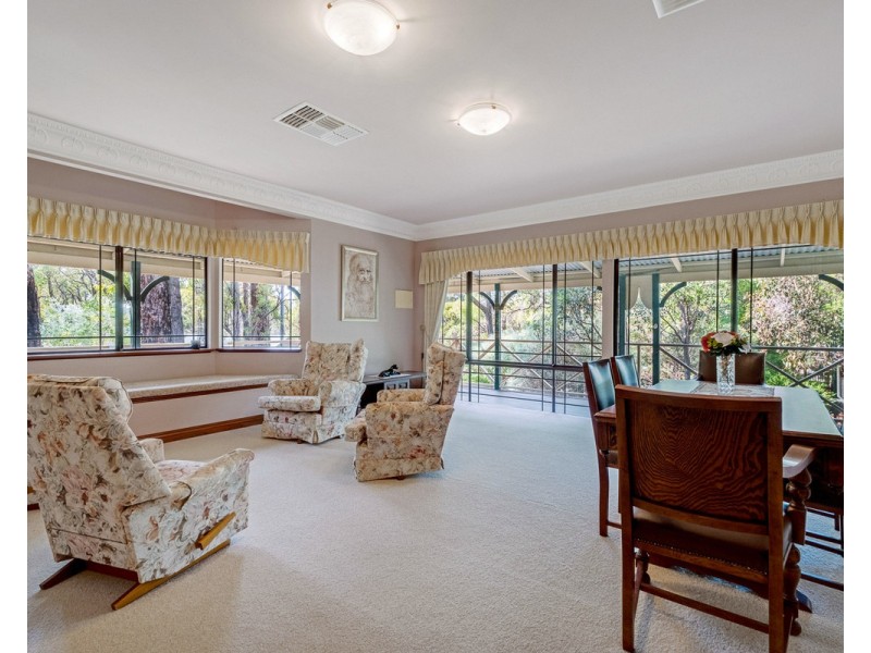 13 Trevor Court, Roleystone WA 6111