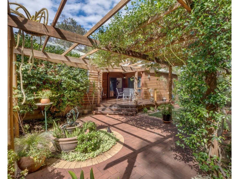 13 Trevor Court, Roleystone WA 6111