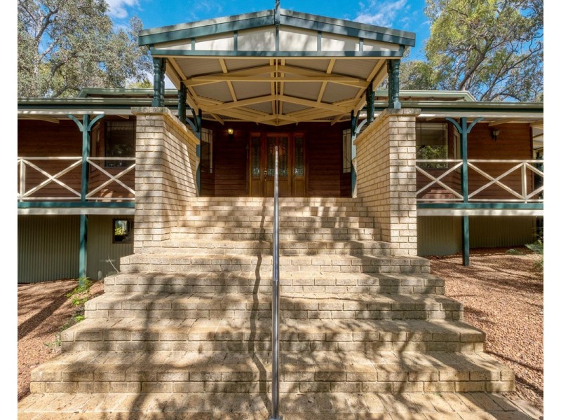 13 Trevor Court, Roleystone WA 6111