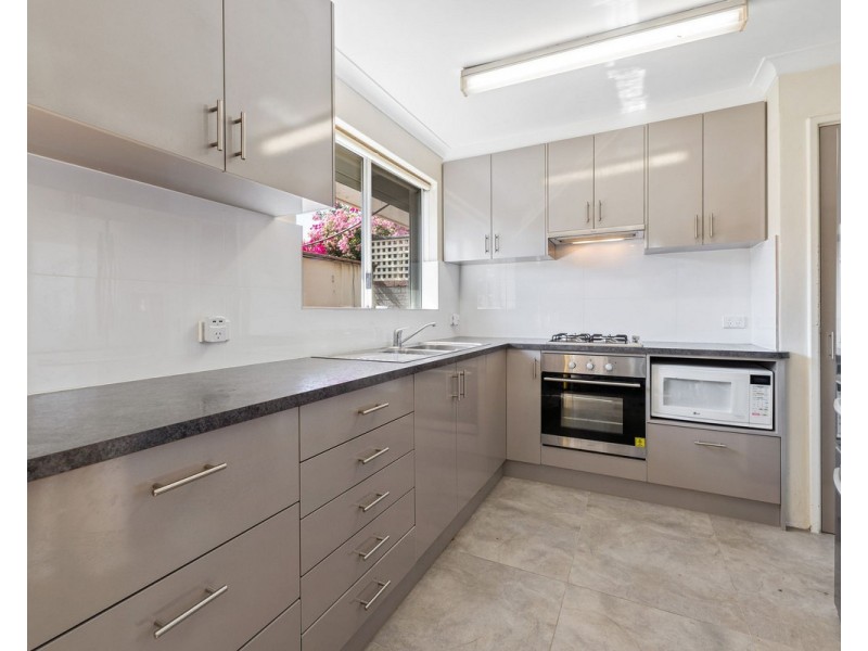 6/140 Cammillo Road, Camillo WA 6111