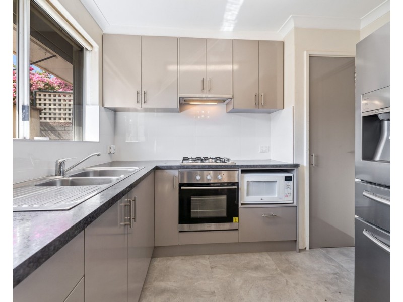 6/140 Cammillo Road, Camillo WA 6111