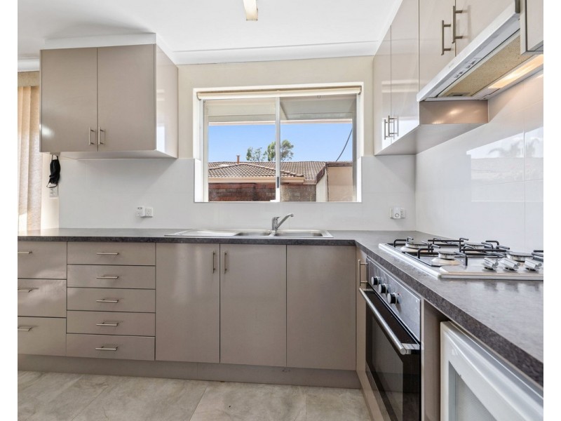 6/140 Cammillo Road, Camillo WA 6111