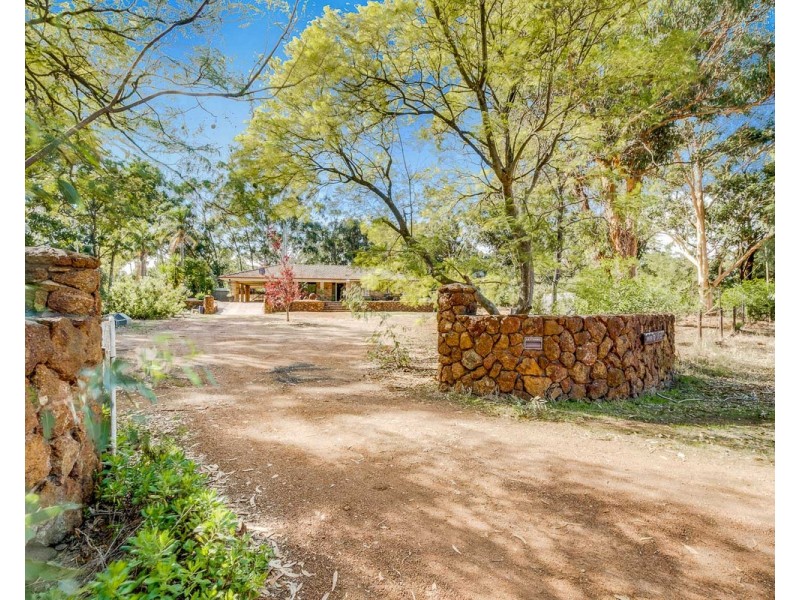 72 Wallangarra Drive, Bedfordale WA 6112