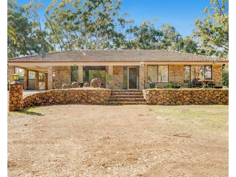 72 Wallangarra Drive, Bedfordale WA 6112