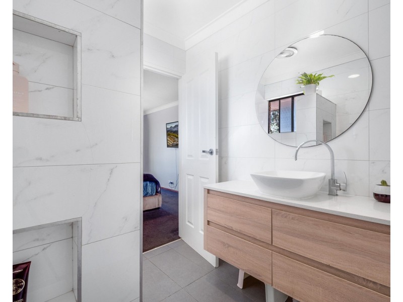 72 Wallangarra Drive, Bedfordale WA 6112