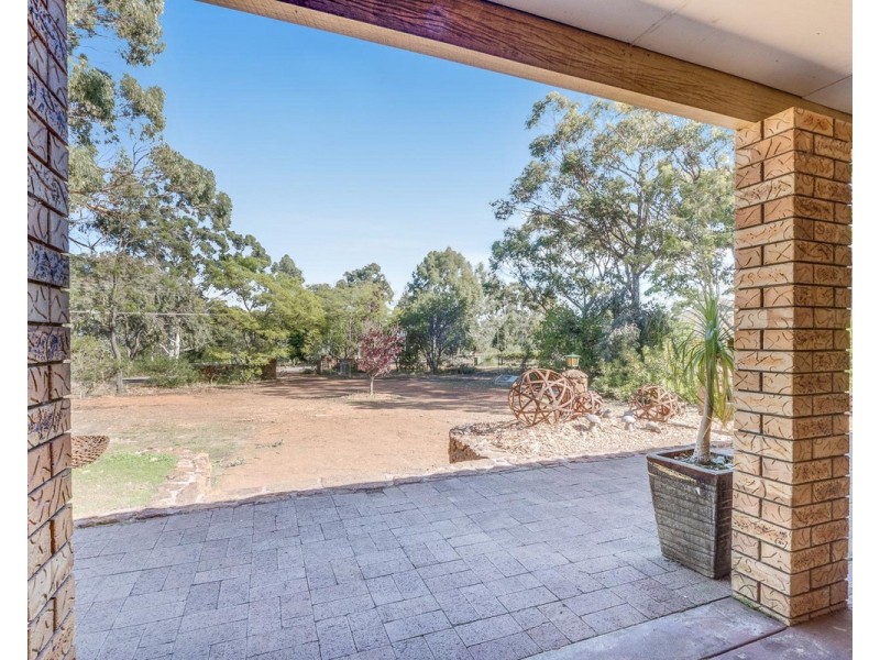 72 Wallangarra Drive, Bedfordale WA 6112