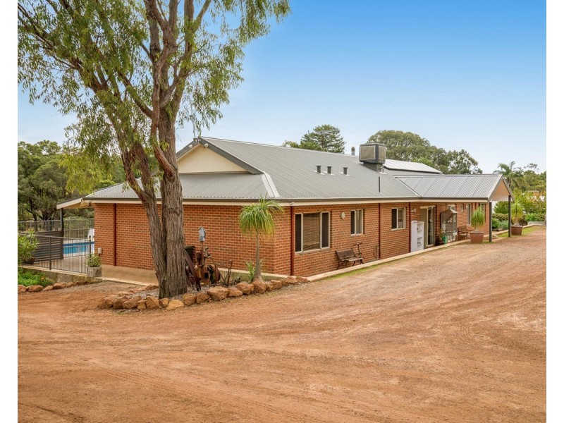 25 Admiral Road, Bedfordale WA 6112