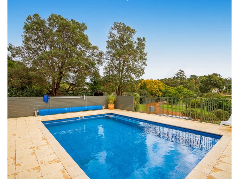 25 Admiral Road, Bedfordale WA 6112