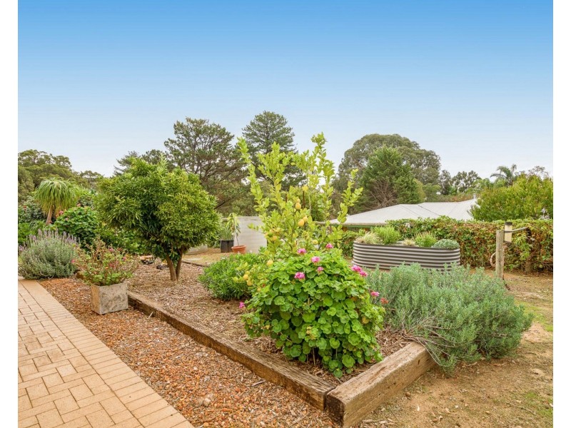 25 Admiral Road, Bedfordale WA 6112