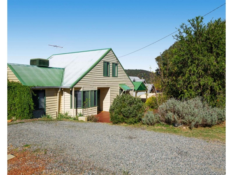 10 Barranduna Drive, Mount Nasura WA 6112