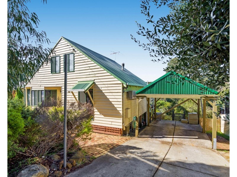 10 Barranduna Drive, Mount Nasura WA 6112